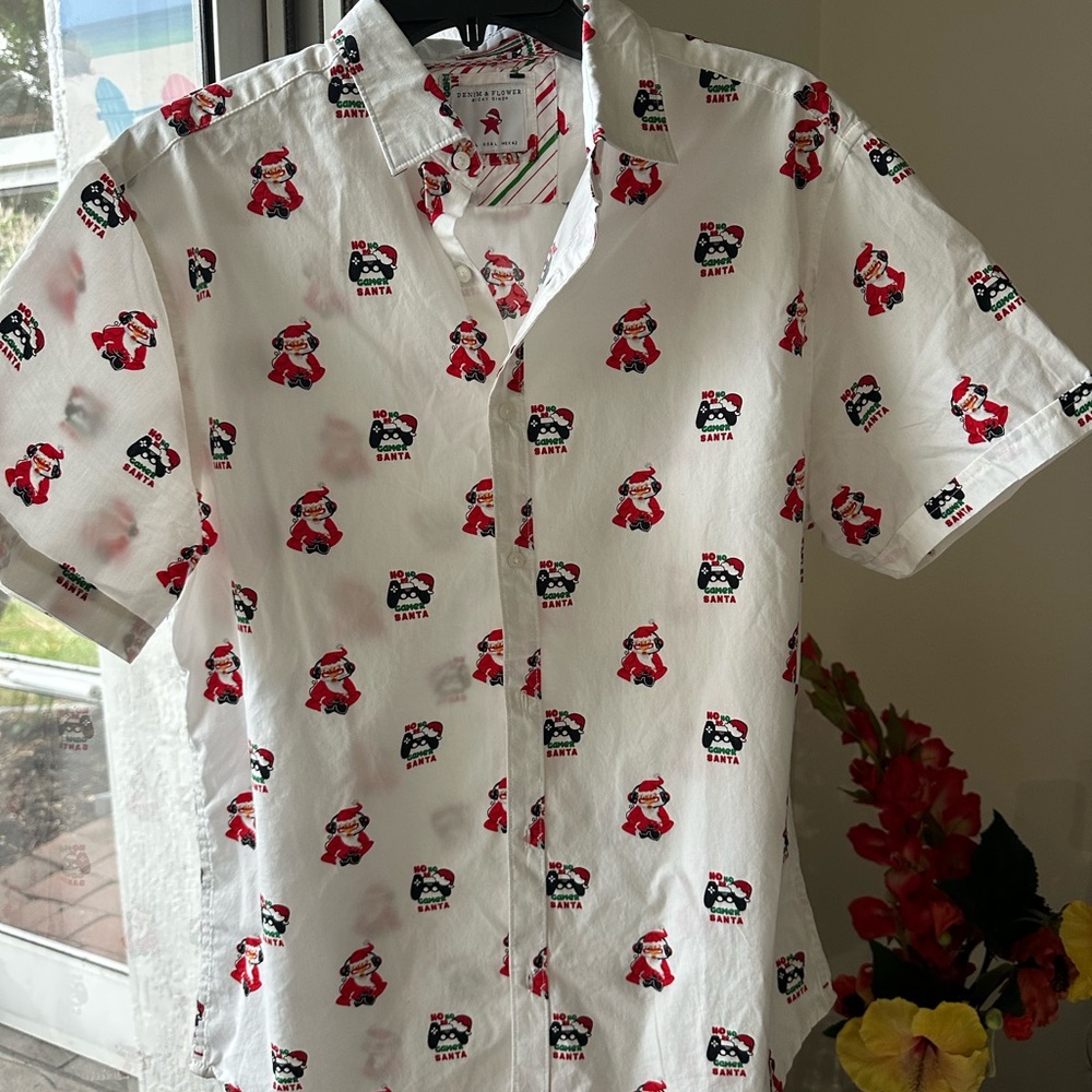 Denim and flower size large - EUC -‎ GAMING Santa